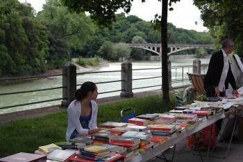 Bücher an der Isar